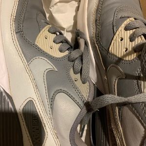 Nike Air Max 90 grey 5.5y